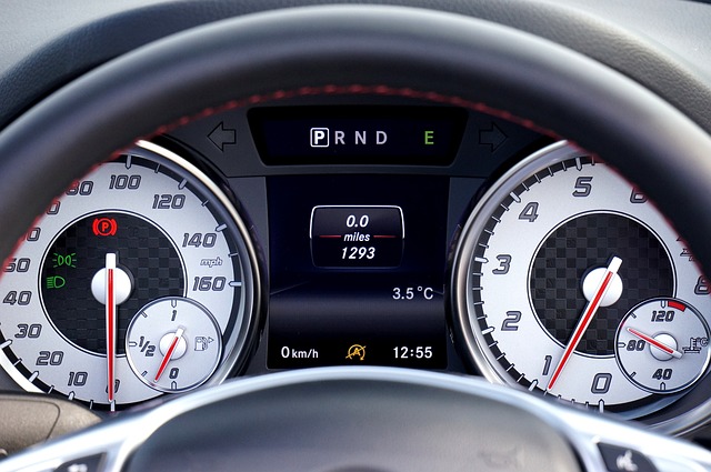 How To Set The Clock In A Mercedes-Benz A-Class?